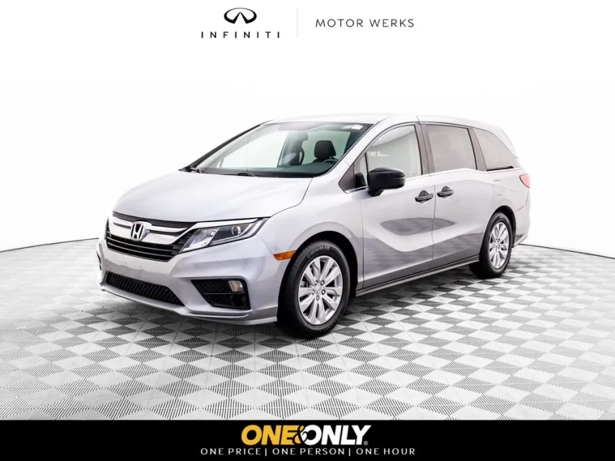 2018 Honda Odyssey LX photo 1