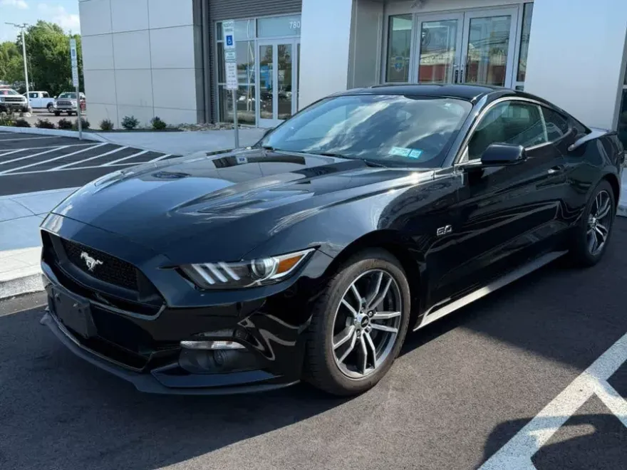 2017 Ford Mustang GT Premium photo 1