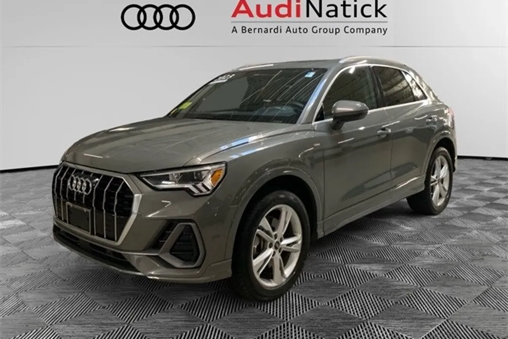 2023 Audi Q3 S line Premium Plus photo 1