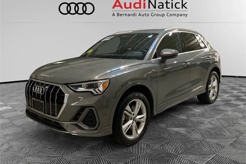 2023 Audi Q3 S line Premium Plus photo 1