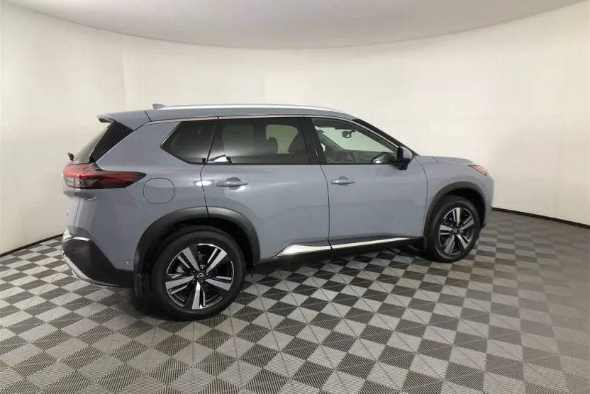 2023 Nissan Rogue Platinum photo 1