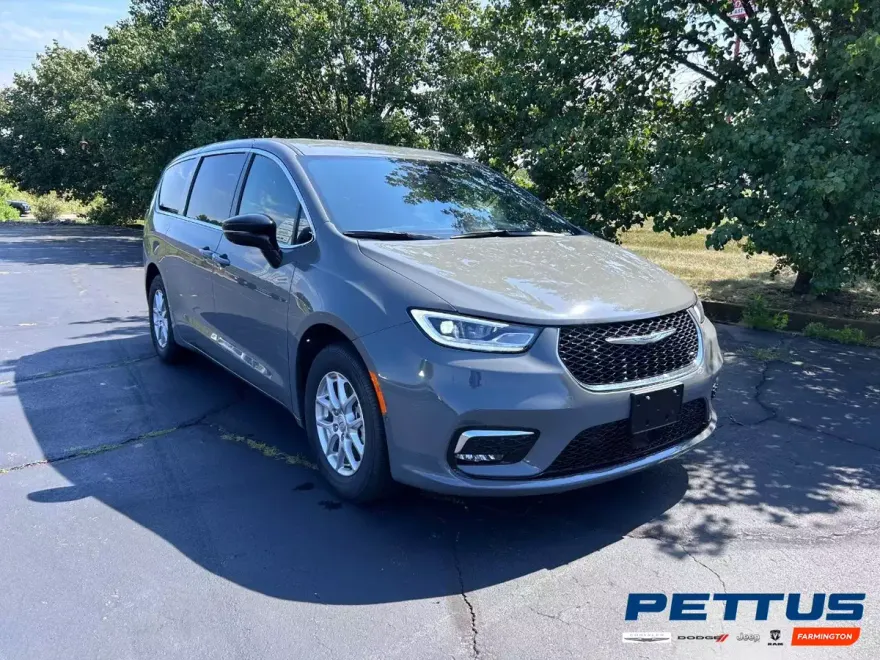 2025 Chrysler Pacifica photo 1