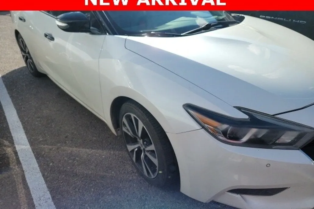 2018 Nissan Maxima SV photo 1