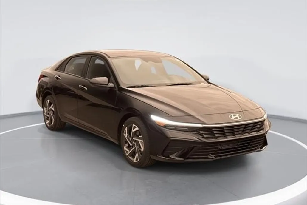 2025 Hyundai Elantra SEL Convenience photo 1