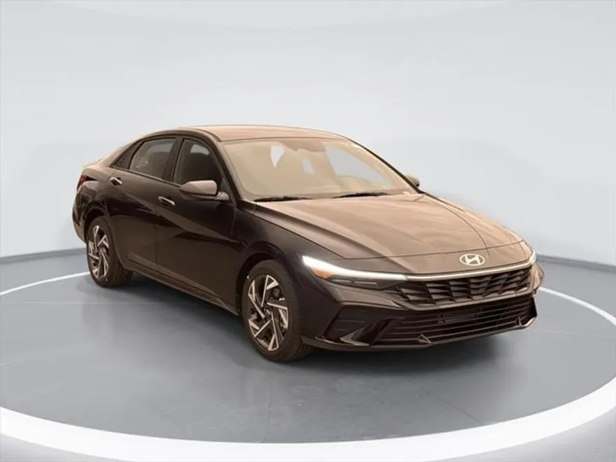 2025 Hyundai Elantra SEL Convenience photo 1