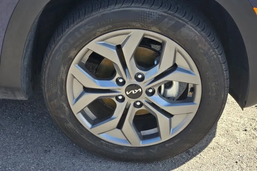 2024 Kia Seltos S photo 1
