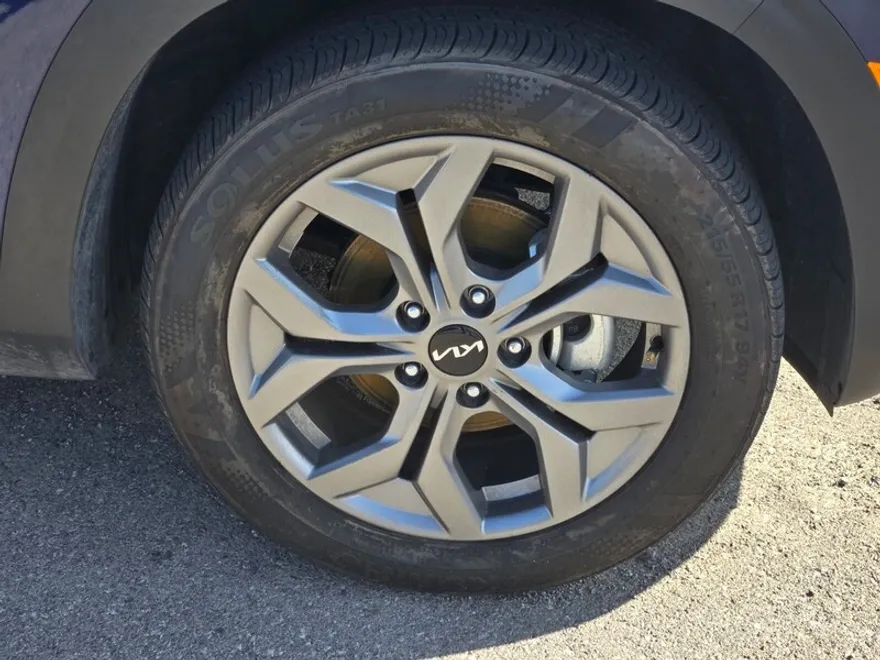 2024 Kia Seltos S photo 1