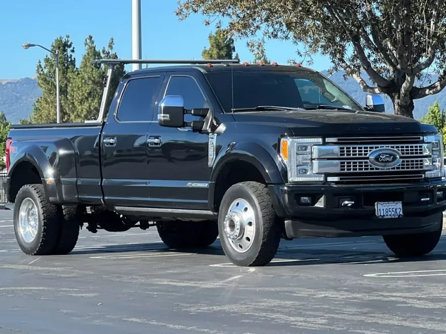 2018 Ford F-450 Platinum photo 1