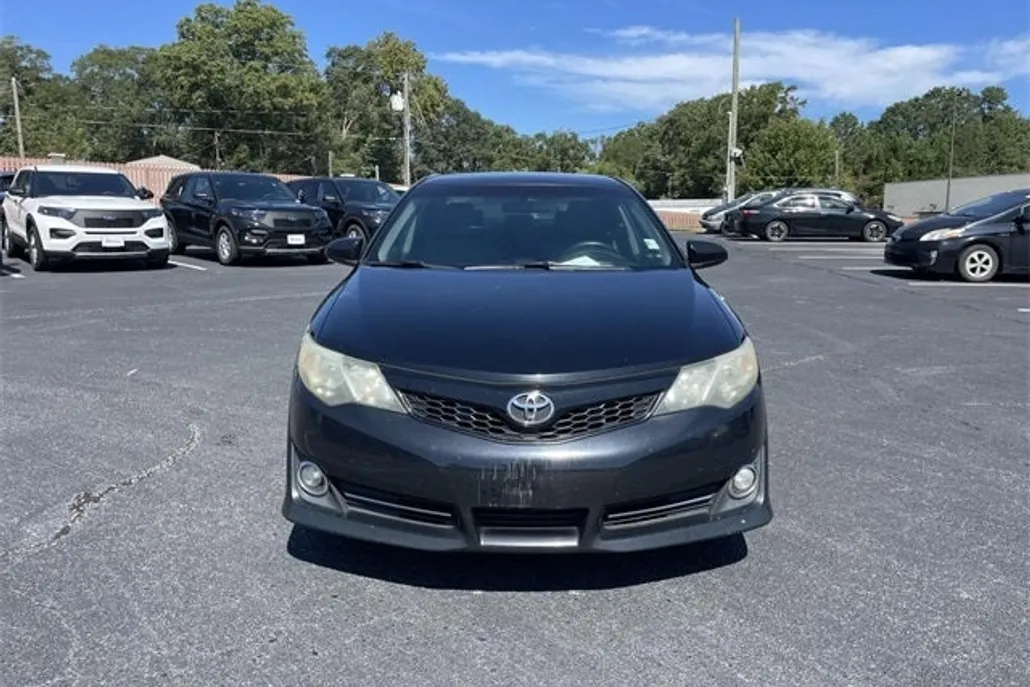 2012 Toyota Camry SE photo 1
