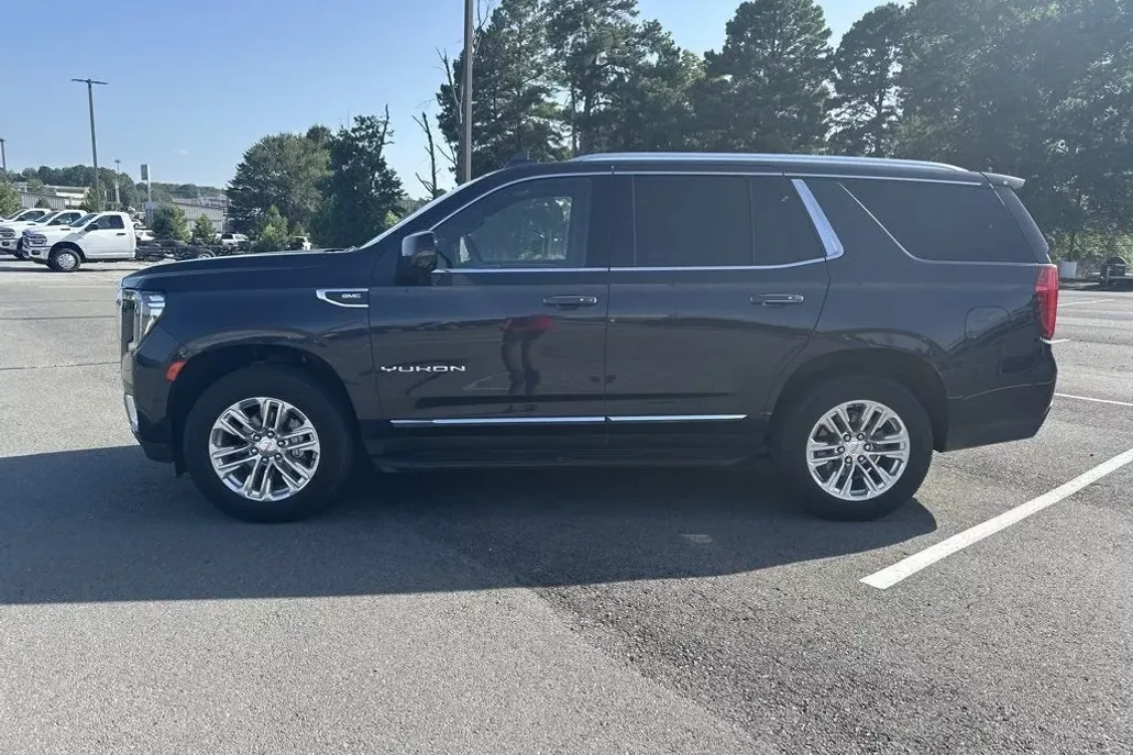 2023 Gmc Yukon SLT photo 1