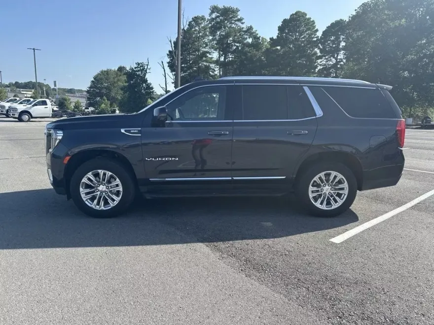 2023 Gmc Yukon SLT photo 1
