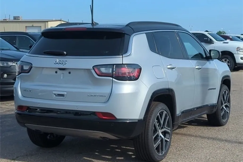 2024 Jeep Compass Limited photo 1