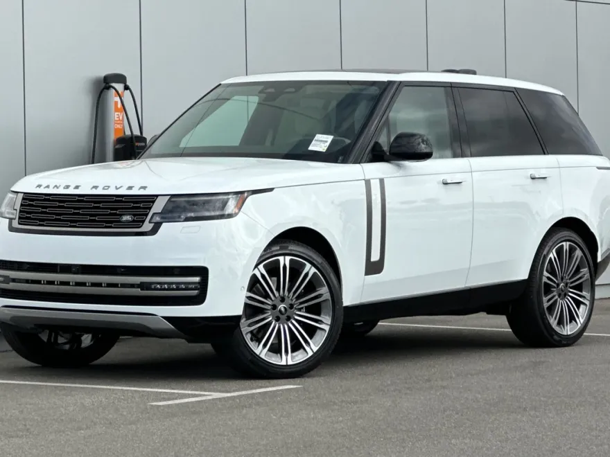 2025 Land Rover Range Rover SE photo 1