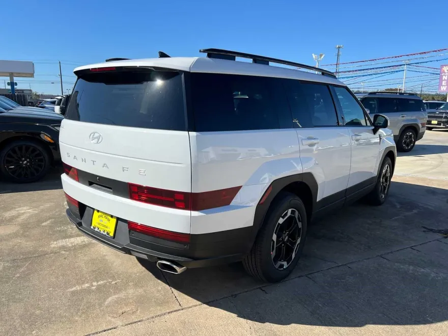 2025 Hyundai Santa Fe SEL photo 1