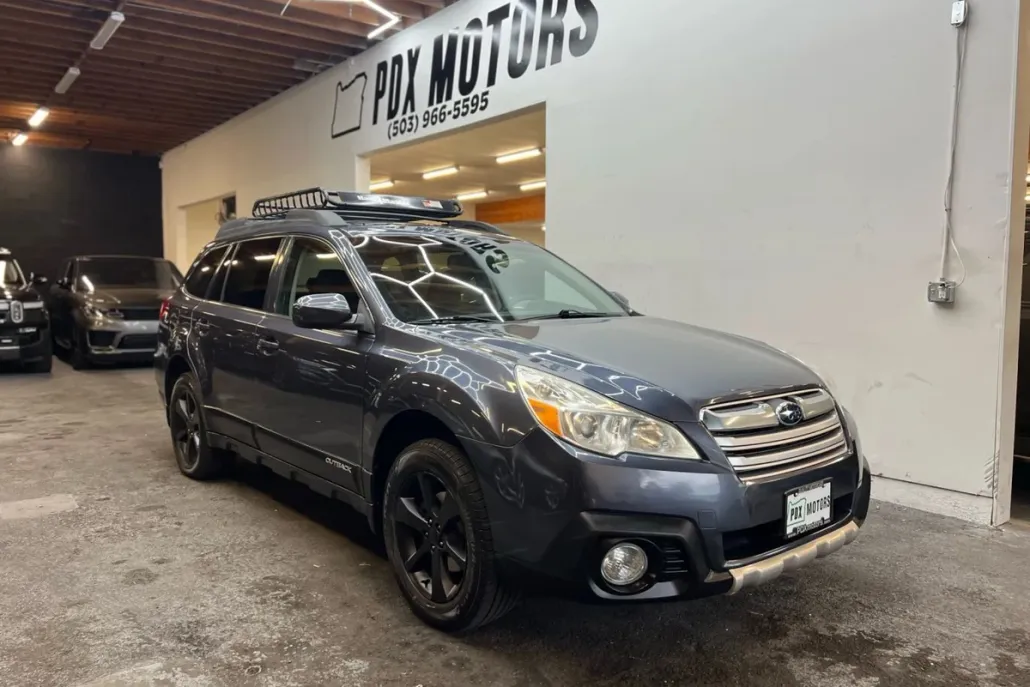 2014 Subaru Outback 2.5i Limited photo 1