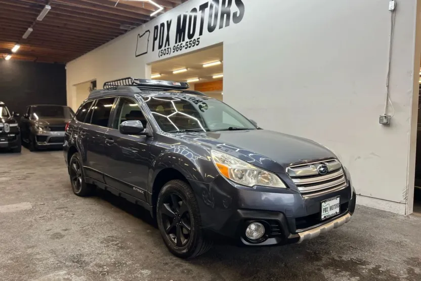 2014 Subaru Outback 2.5i Limited photo 1