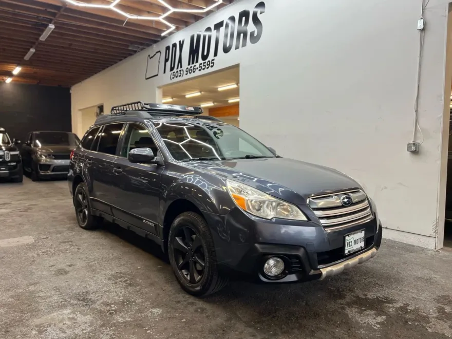 2014 Subaru Outback 2.5i Limited photo 1