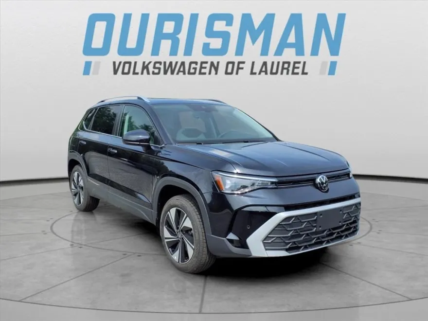 2025 Volkswagen Taos SE photo 1