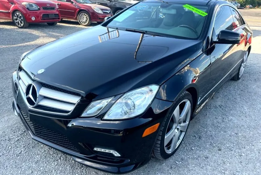 2011 Mercedes Benz E Coupe photo 1