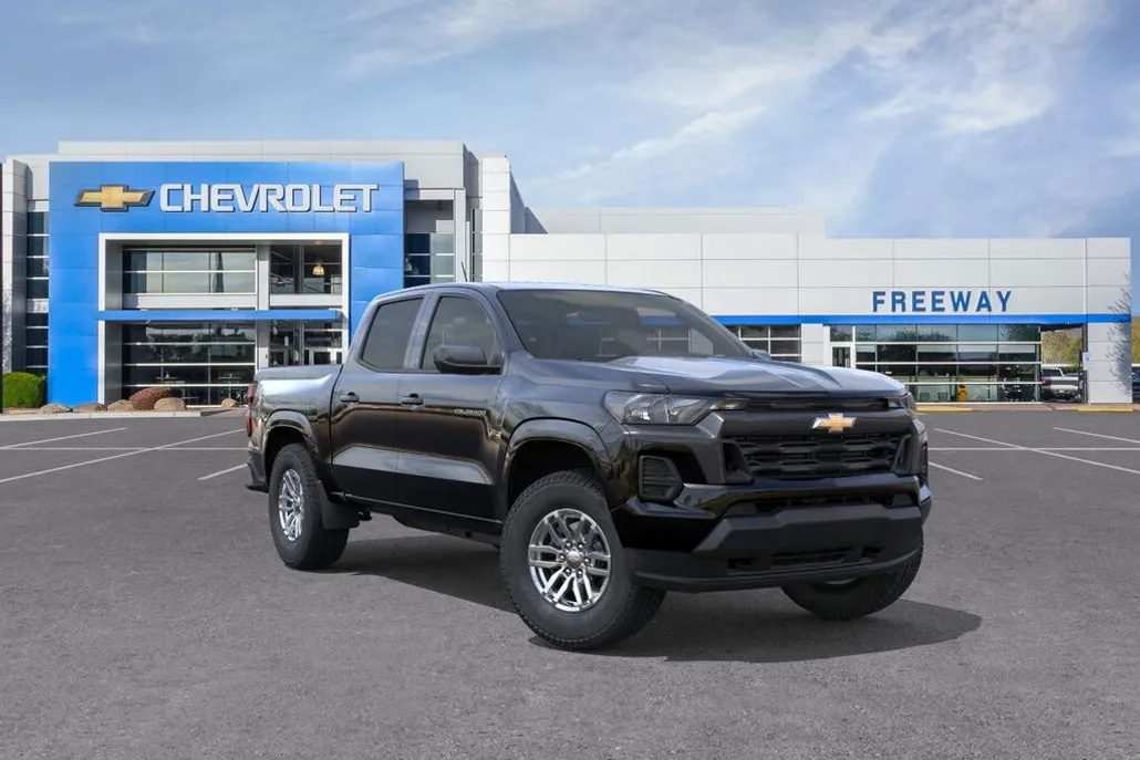 2026 Chevrolet Colorado LT photo 1