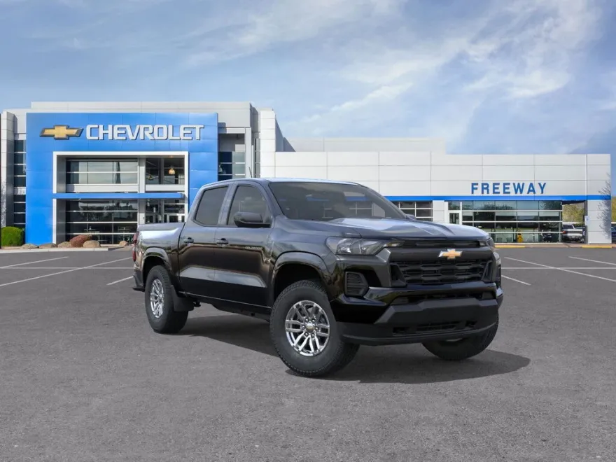 2026 Chevrolet Colorado LT photo 1