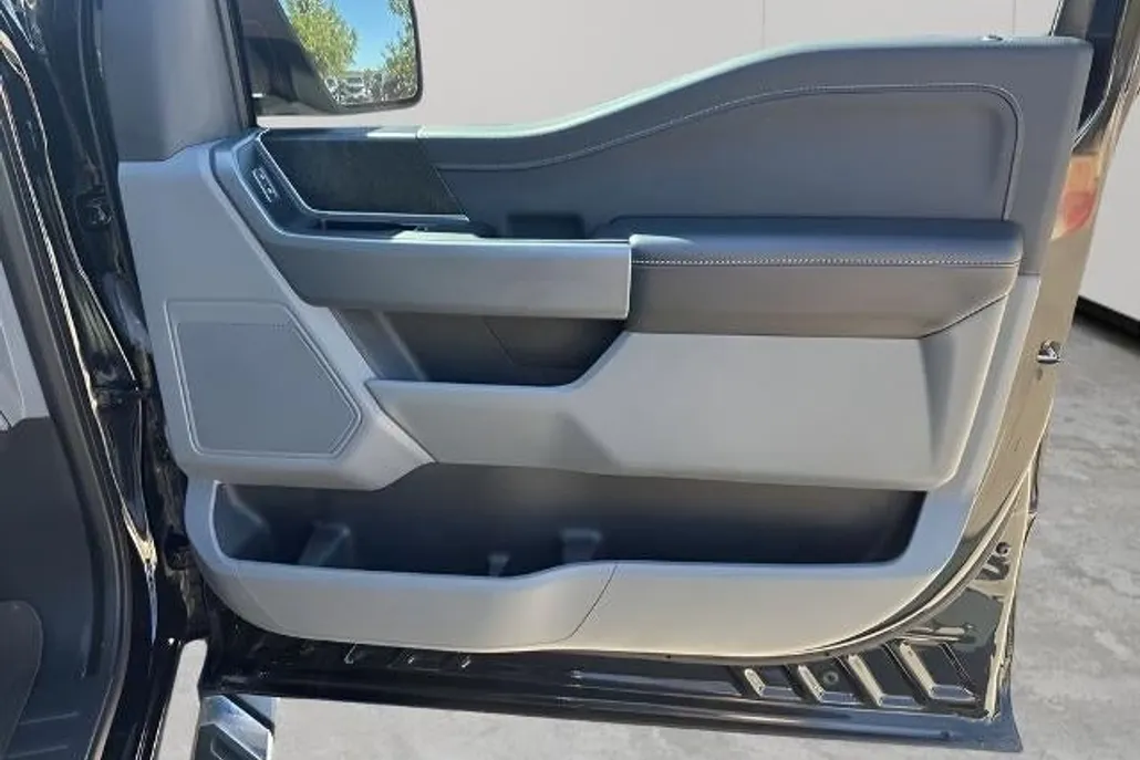 2021 Ford F-150 XLT photo 1