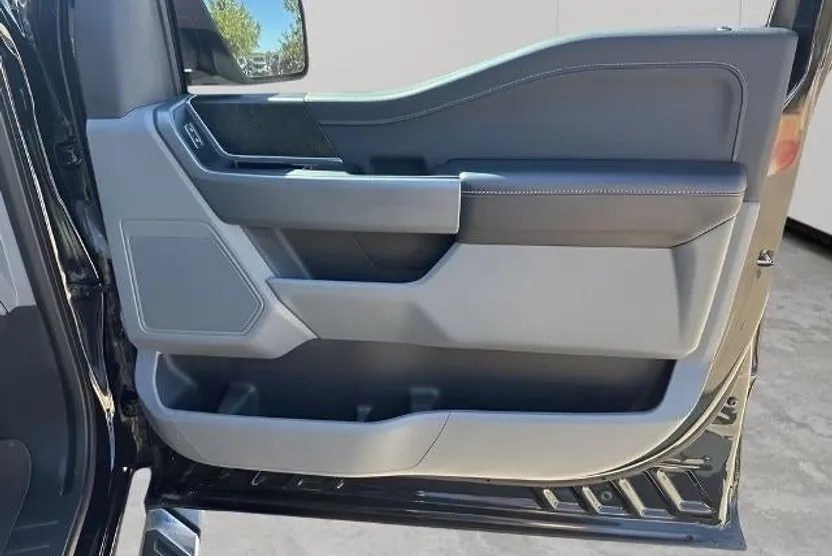 2021 Ford F-150 XLT photo 1