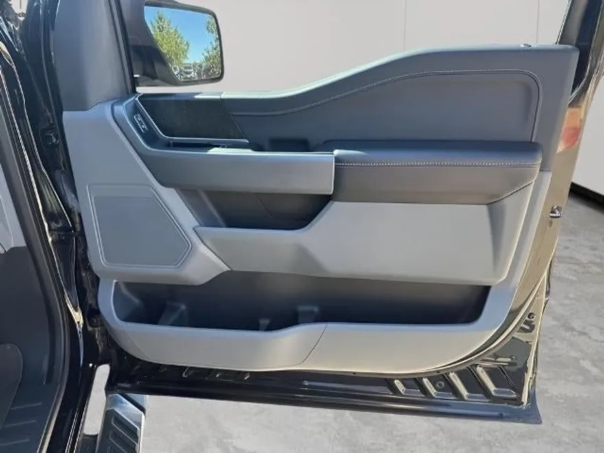 2021 Ford F-150 XLT photo 1