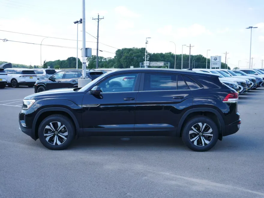 2025 Volkswagen Atlas Cross Sport SE photo 1
