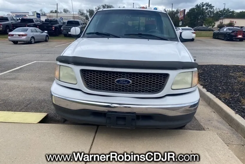 2002 Ford F-150 XLT photo 1