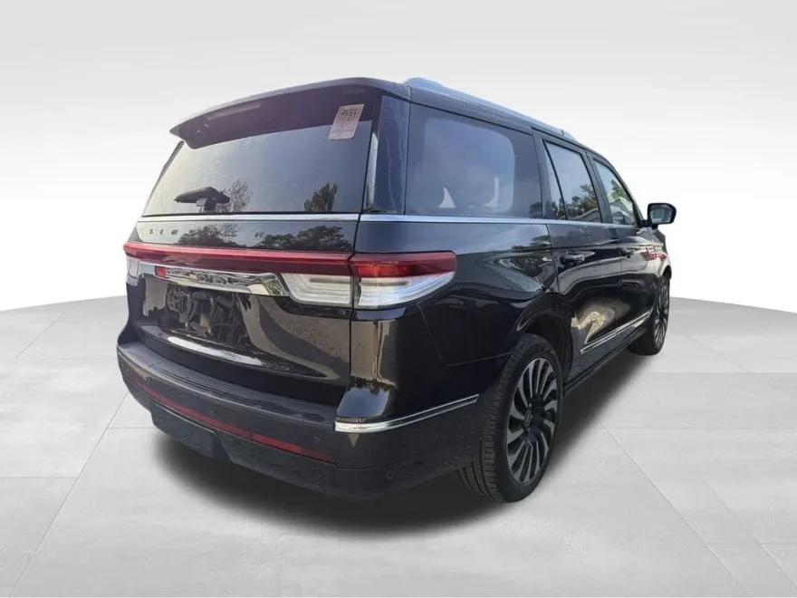2022 Lincoln Navigator Black Label photo 1