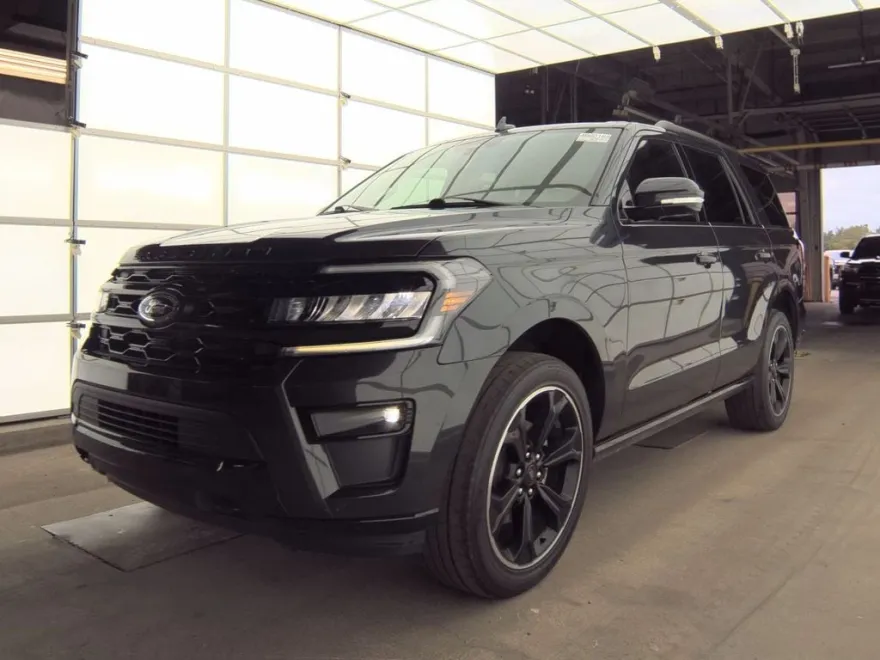 2022 Ford Expedition Limited photo 1