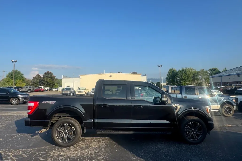 2023 Ford F-150 Lariat photo 1