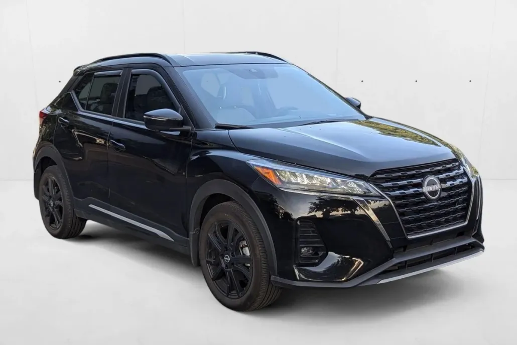 2024 Nissan Kicks SR photo 1