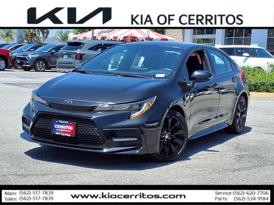 2022 Toyota Corolla SE photo 1
