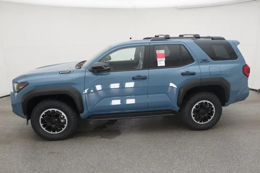 2025 Toyota 4Runner TRD Off-Road photo 1