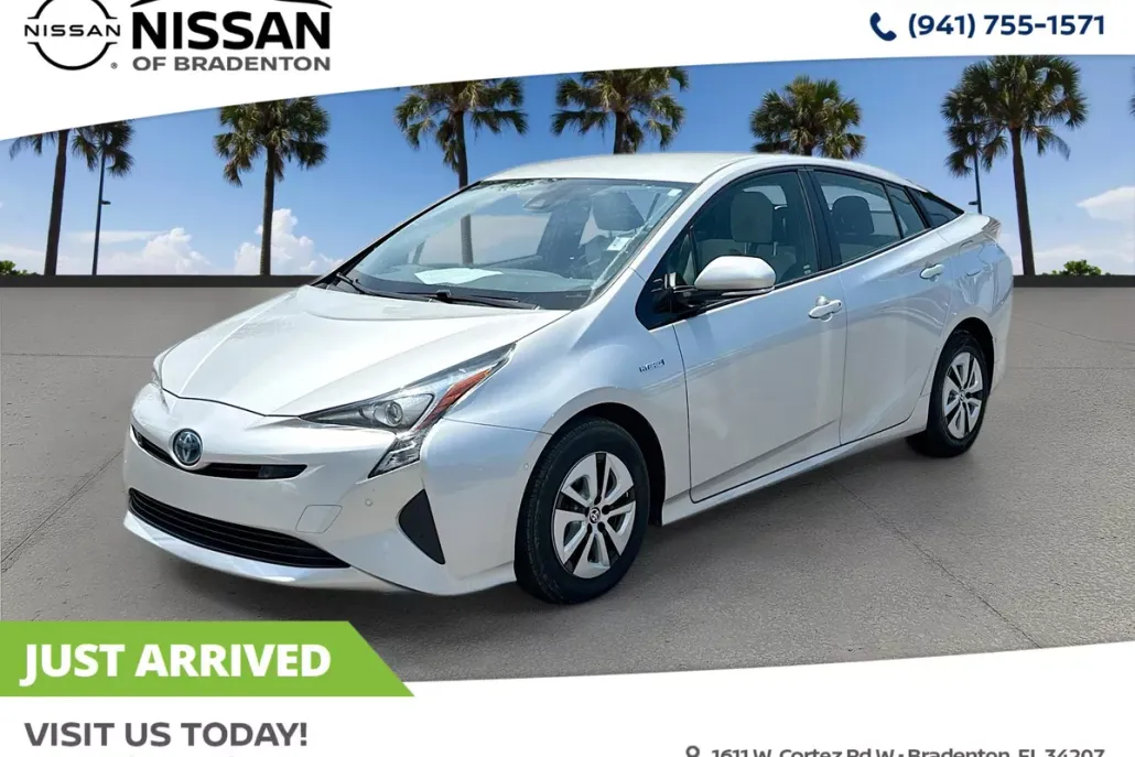 2018 Toyota Prius Four photo 1