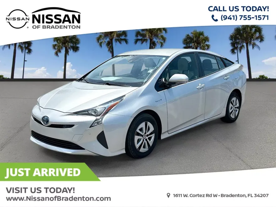 2018 Toyota Prius Four photo 1