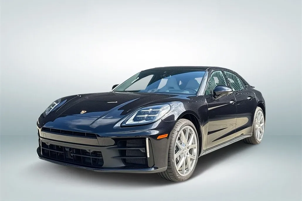 2024 Porsche Panamera 4 photo 1
