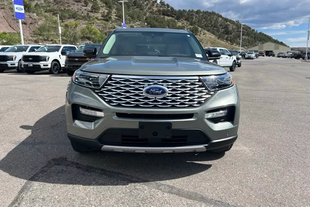 2020 Ford Explorer Platinum photo 1