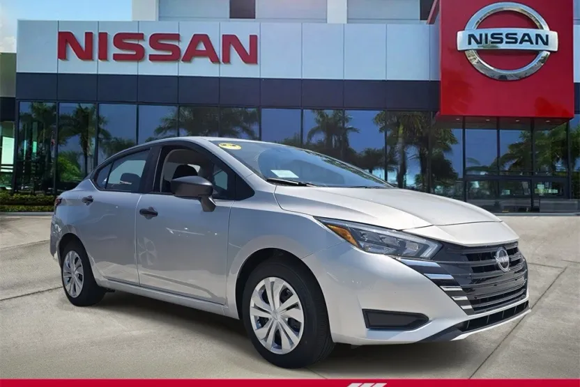 2025 Nissan Versa 1.6 S photo 1
