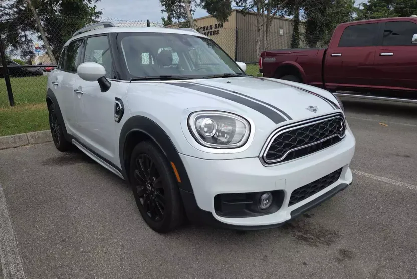 2020 Mini Countryman S ALL4 photo 1