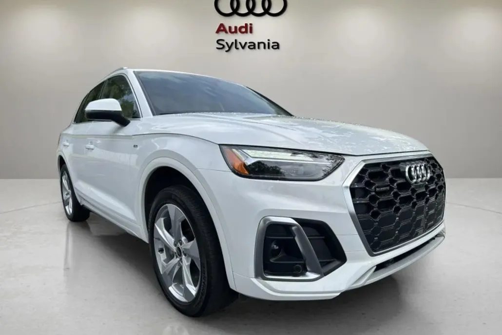 2022 Audi Q5 S line Premium Plus photo 1