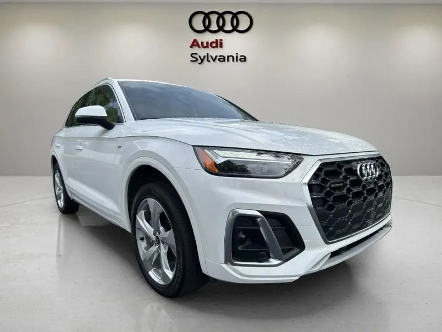 2022 Audi Q5 S line Premium Plus photo 1