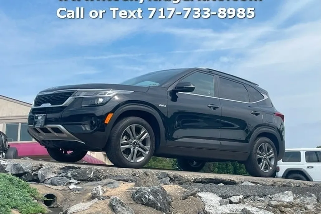 2023 Kia Seltos S Nightfall Edition photo 1