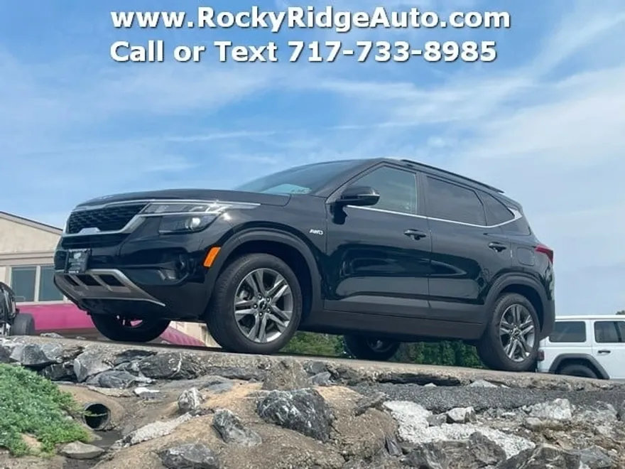 2023 Kia Seltos S Nightfall Edition photo 1