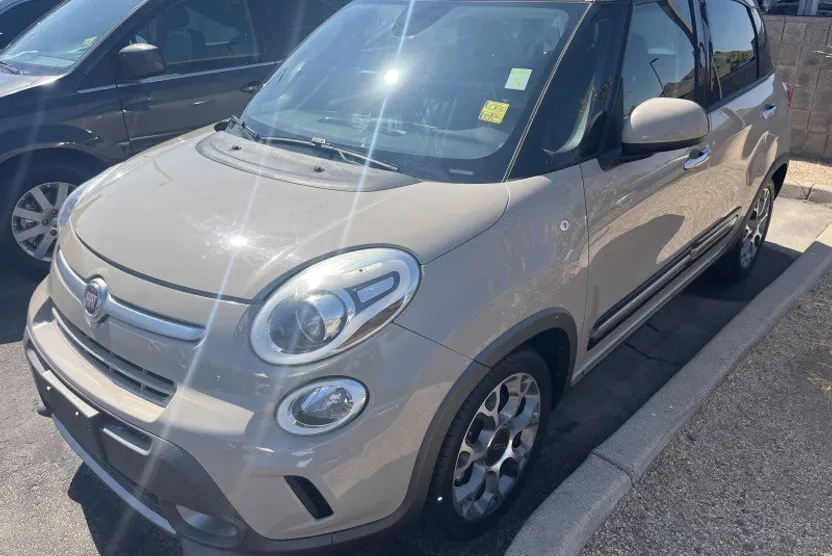 2014 Fiat 500L Trekking photo 1