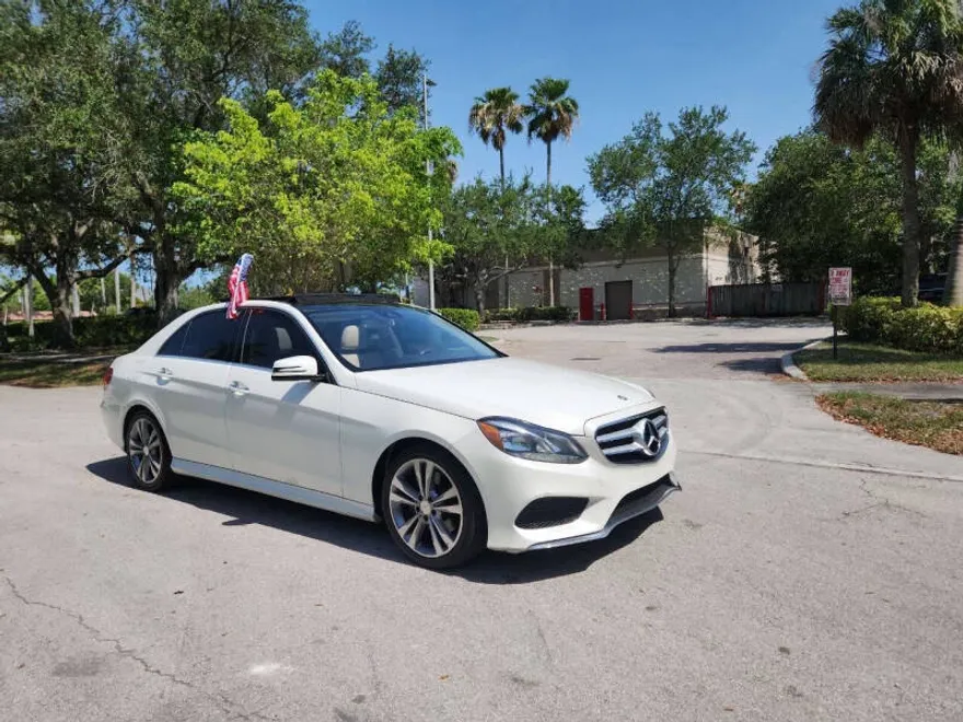 2016 Mercedes Benz E 350 photo 1