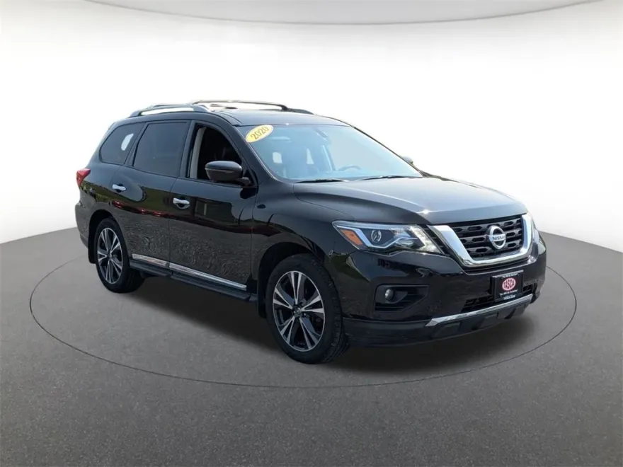 2020 Nissan Pathfinder Platinum photo 1
