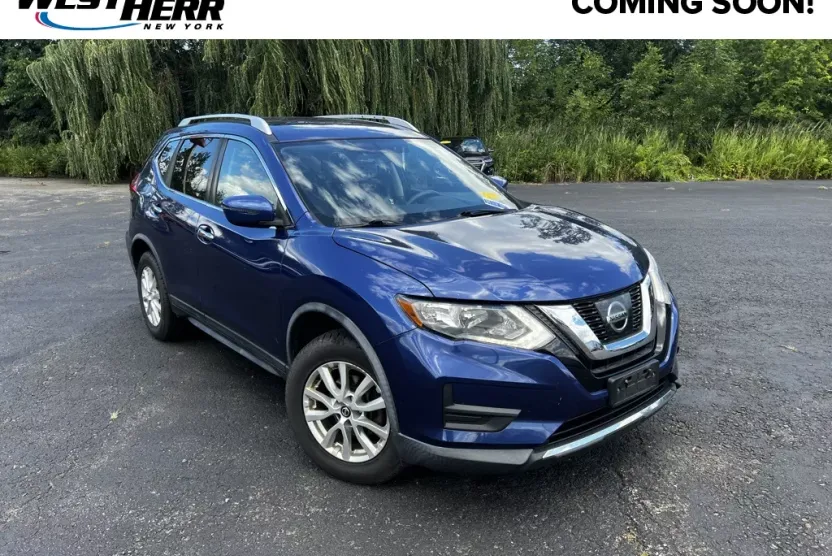 2017 Nissan Rogue SV photo 1